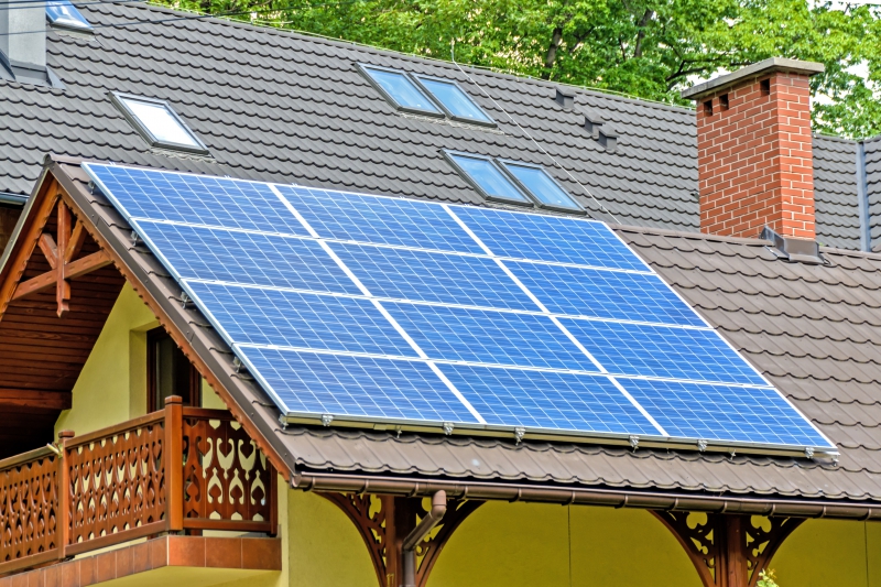 chauffagiste-BOUYON-min_solar-panels-1477987